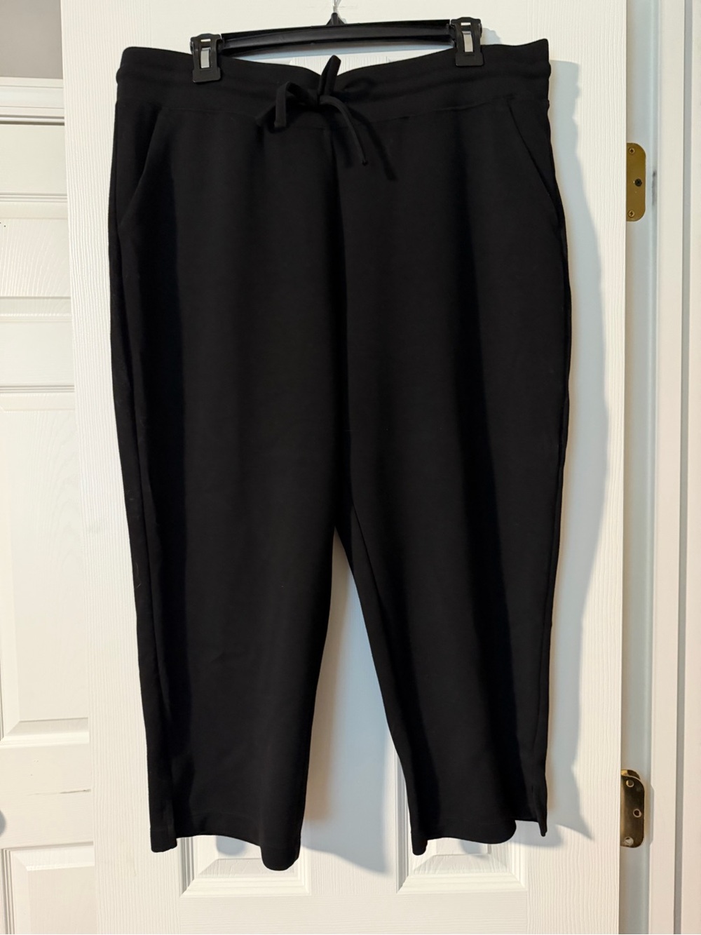 Women’s Black Drawstring Capri Pants